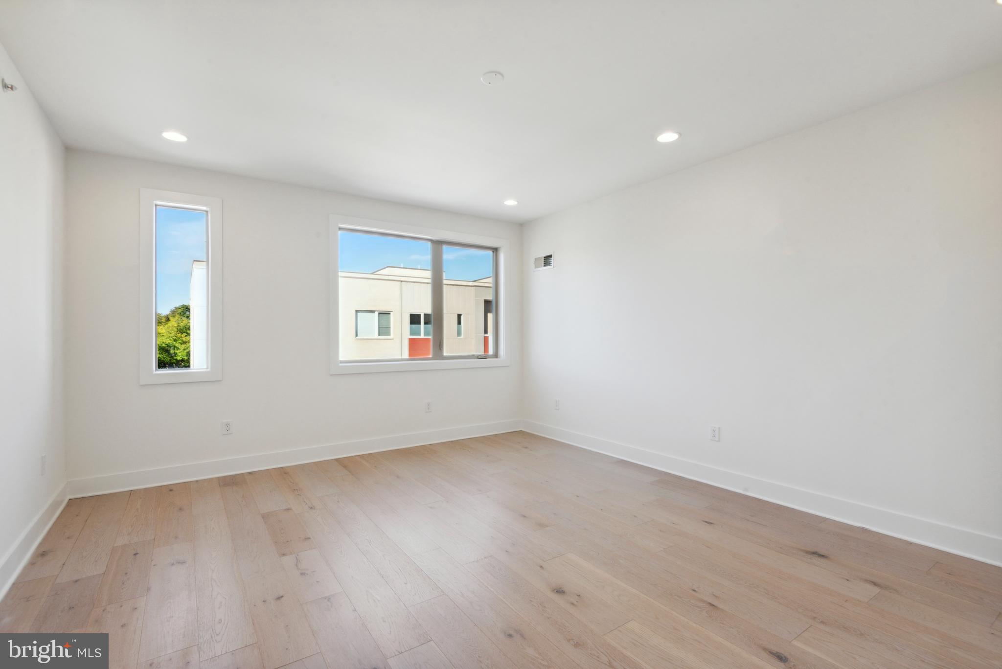 740 S COLUMBUS BOULEVARD 18