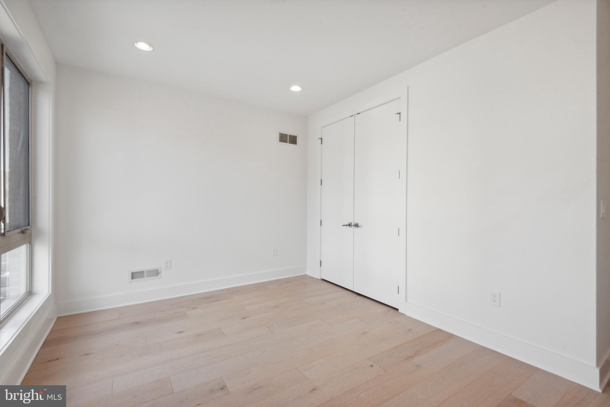 740 S COLUMBUS BOULEVARD 18
