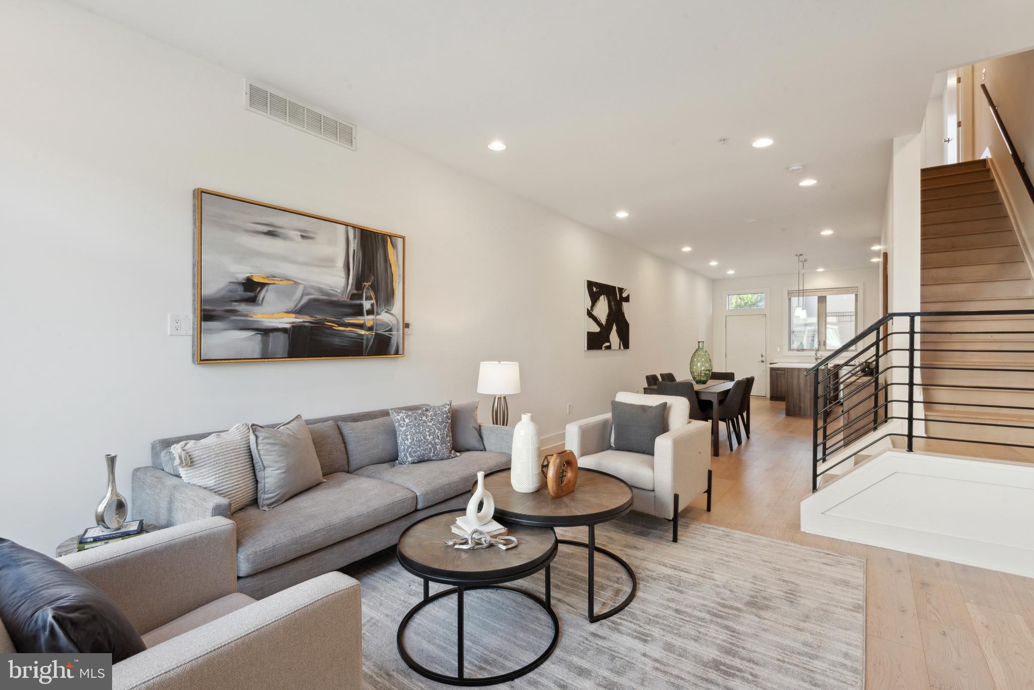 740 S COLUMBUS BOULEVARD 18