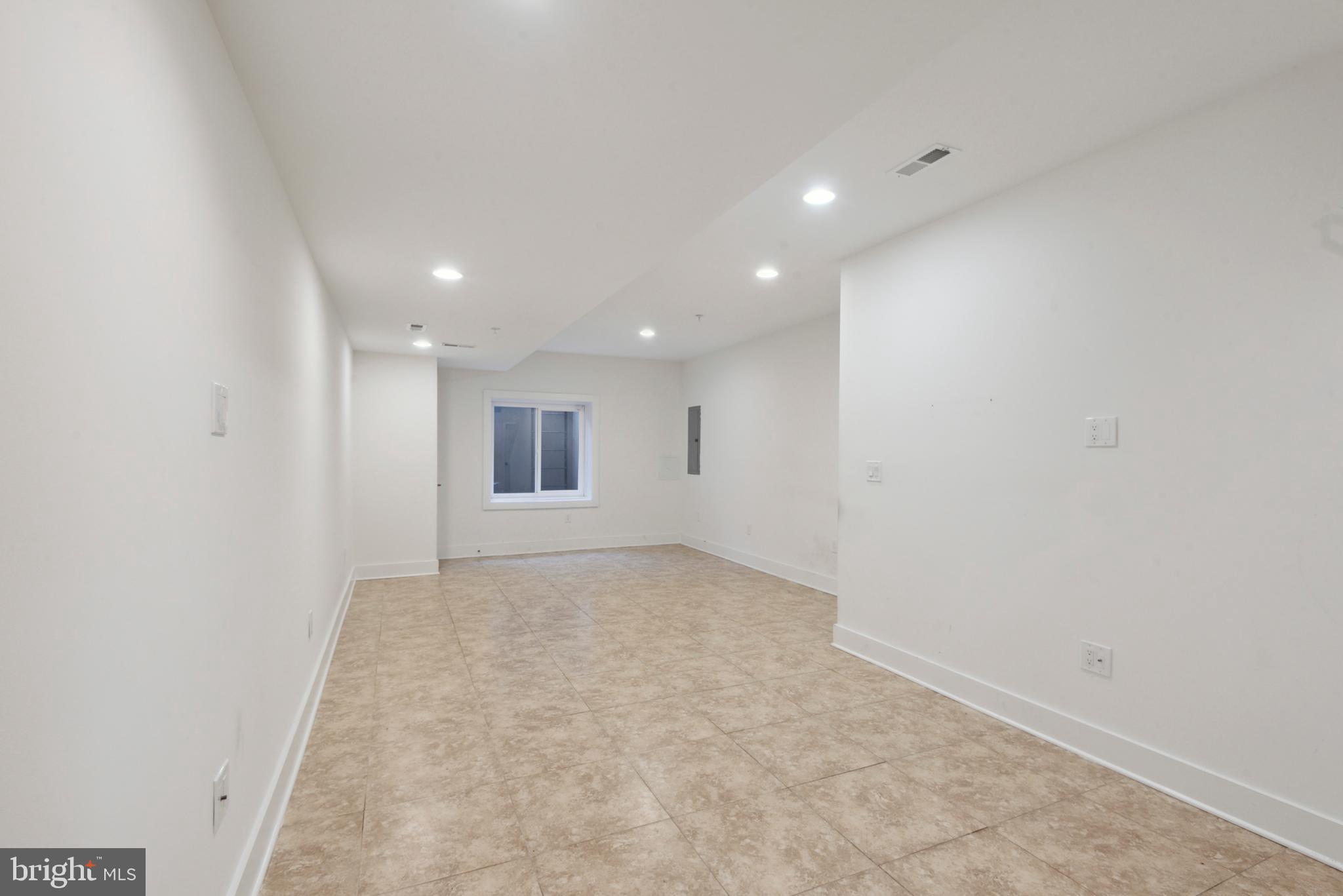 740 S COLUMBUS BOULEVARD 18