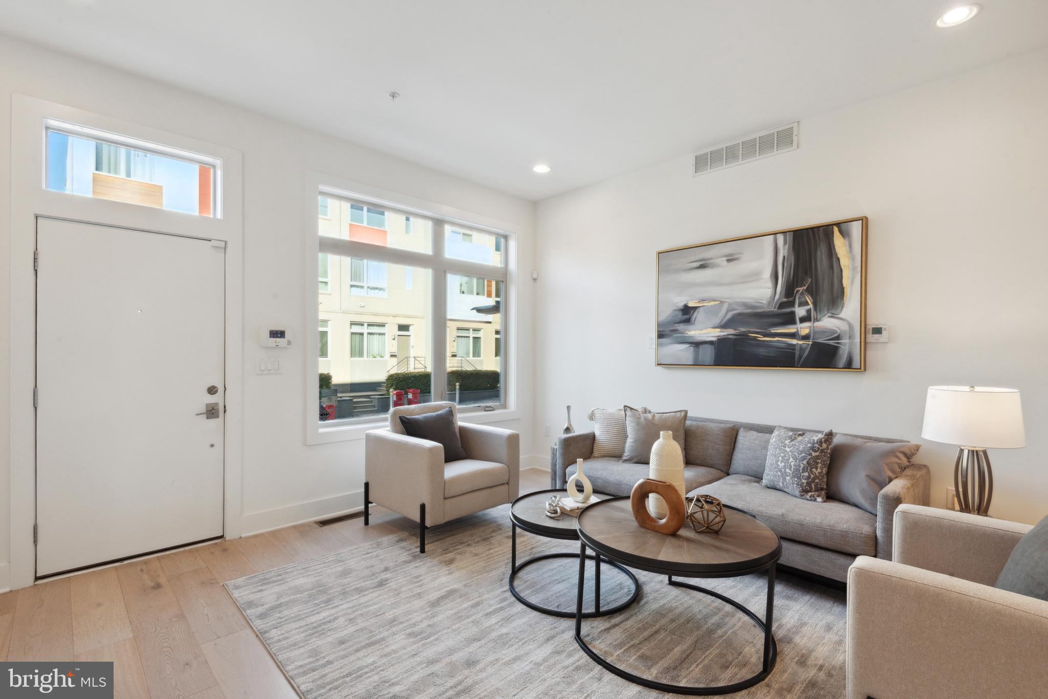740 S COLUMBUS BOULEVARD 18