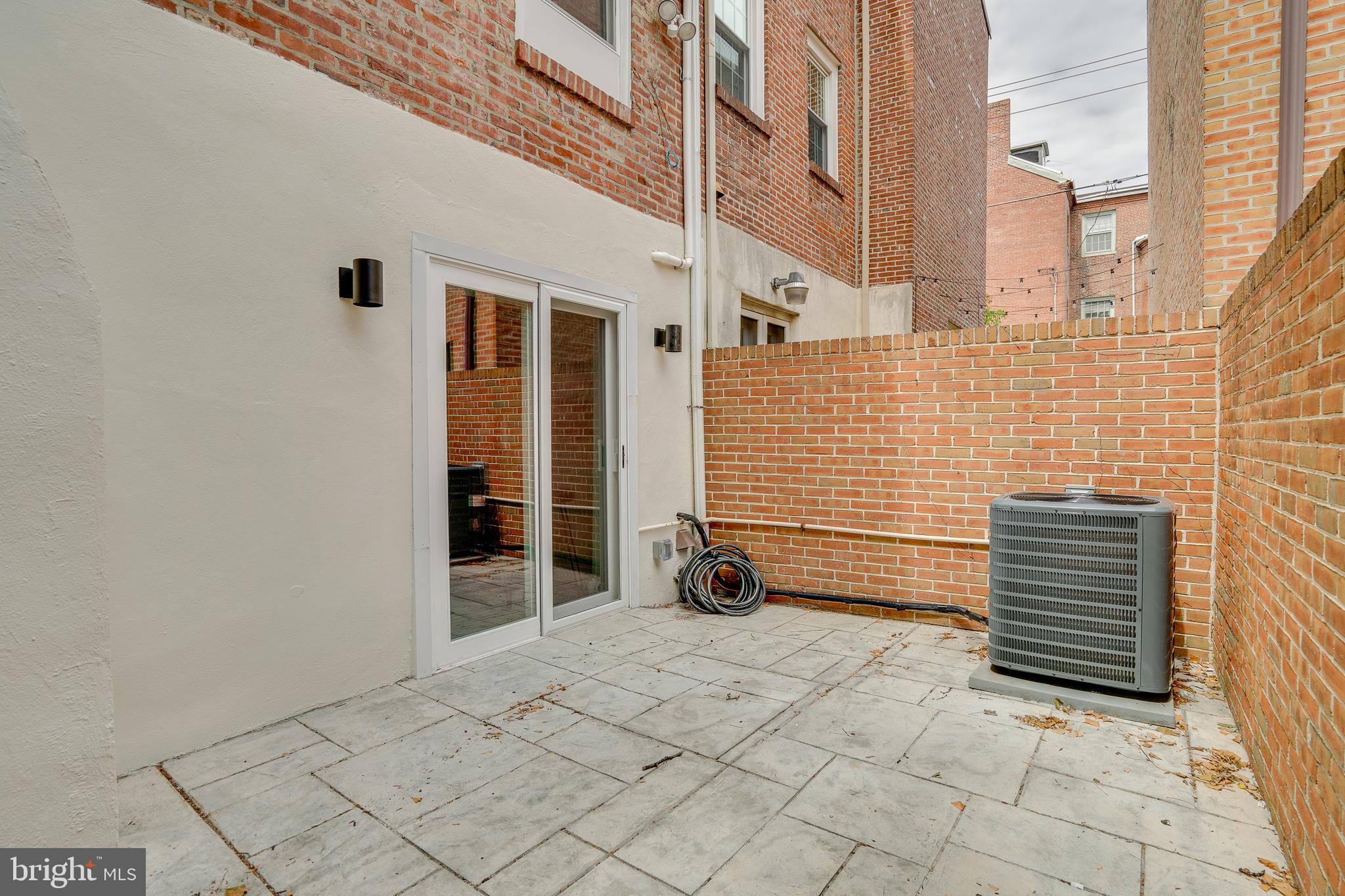 737 BRADFORD ALLEY