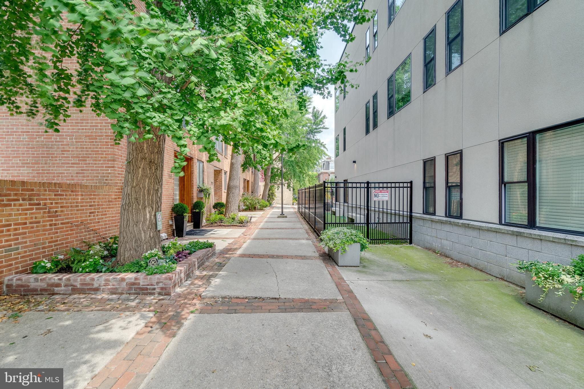 737 BRADFORD ALLEY