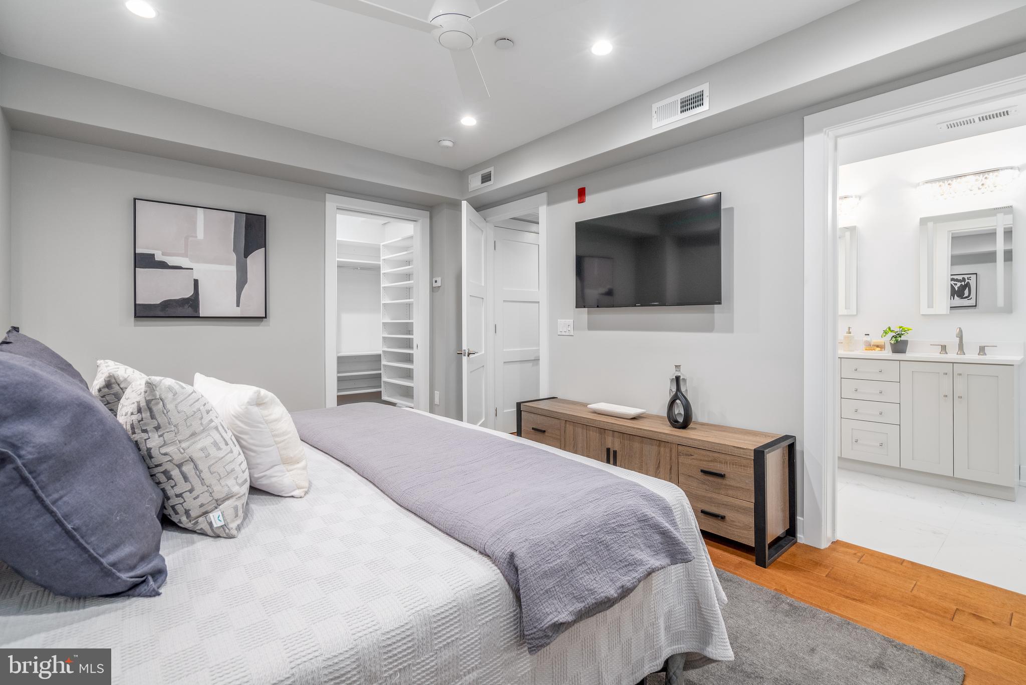 262 S 16TH STREET 2