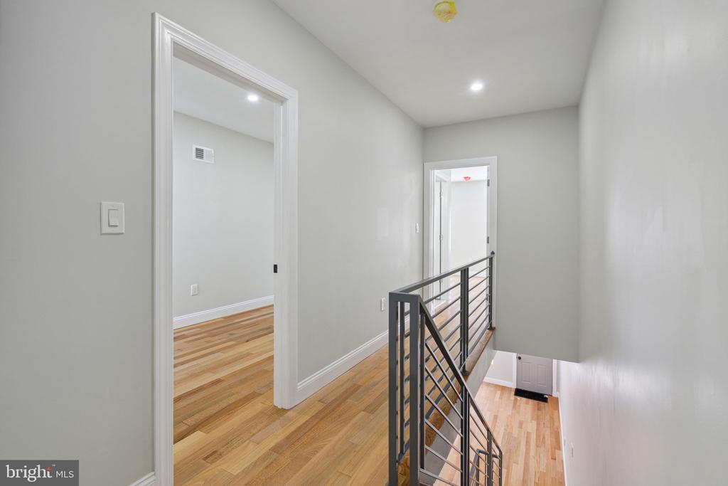 2421 OAKFORD STREET