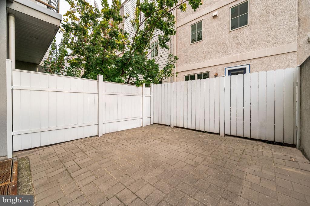 120 ELLSWORTH STREET
