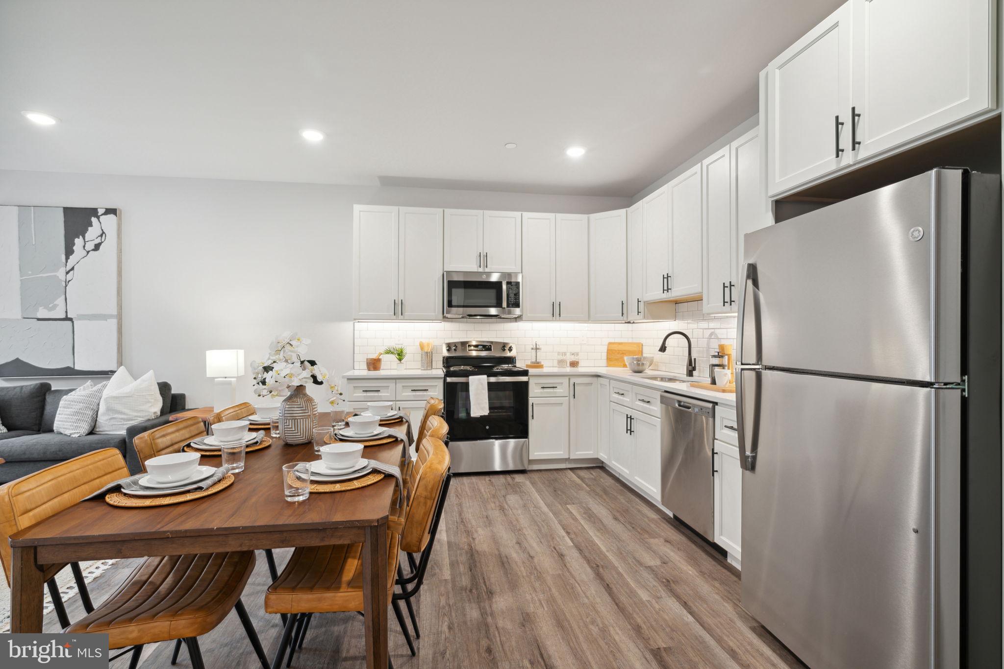 101 W OXFORD STREET 305