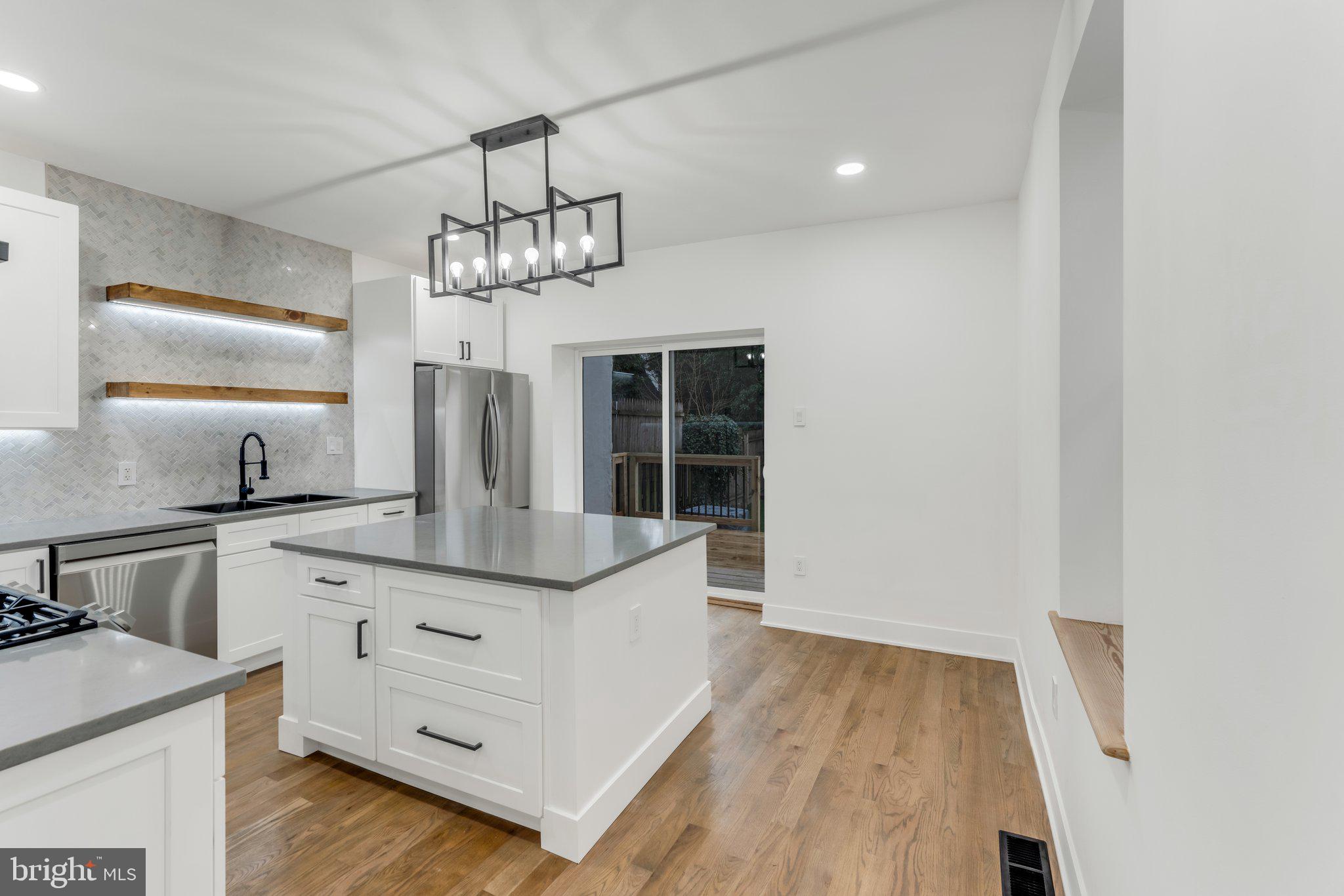 215 W PENN STREET
