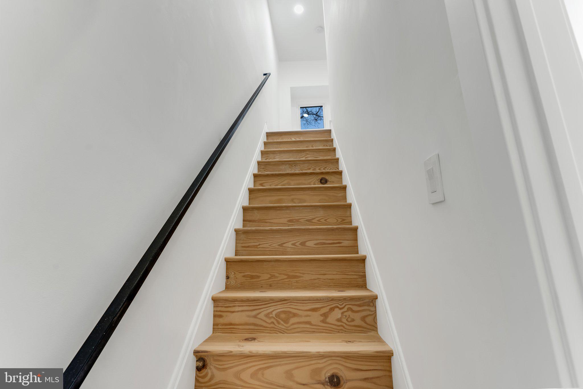 215 W PENN STREET