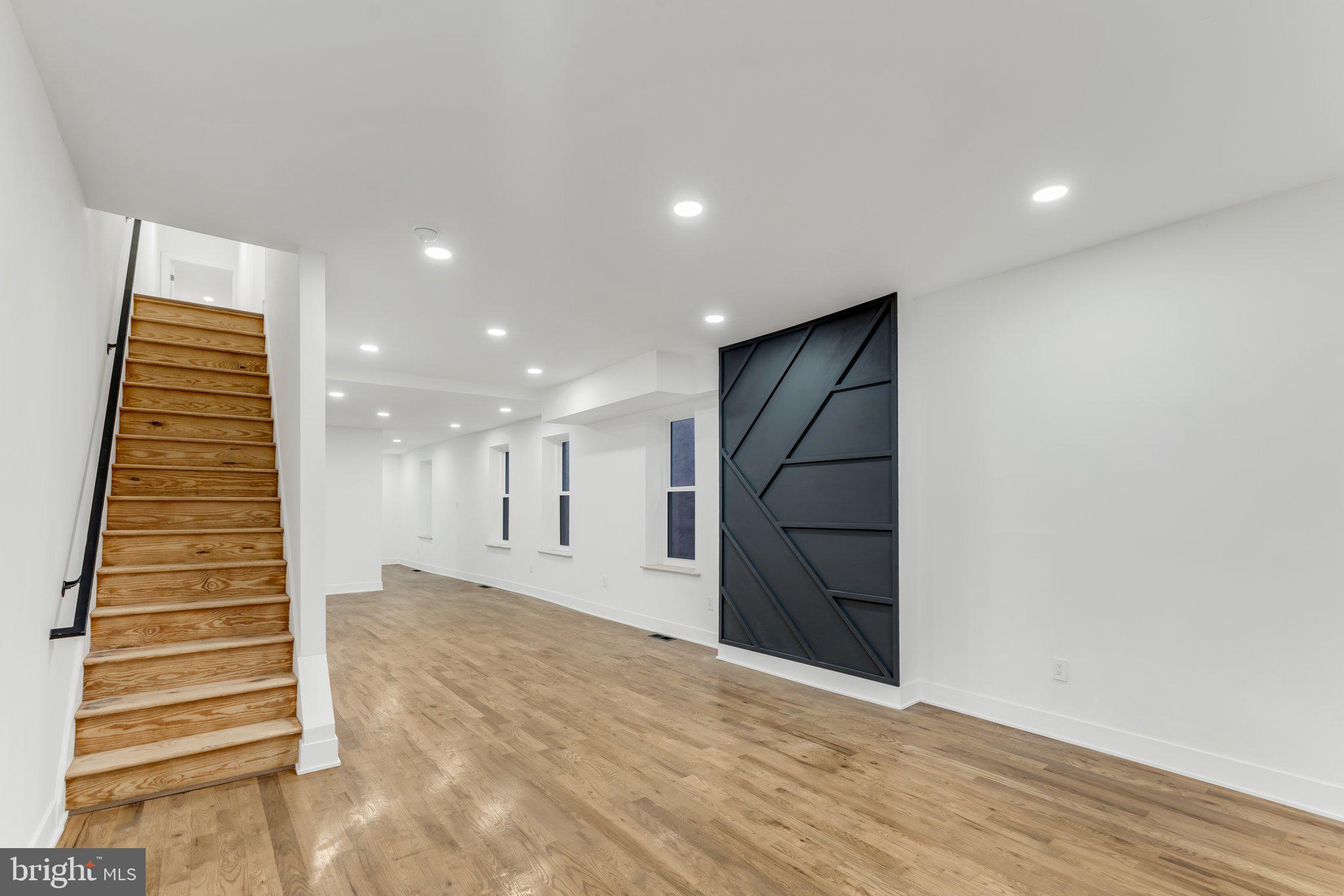 215 W PENN STREET