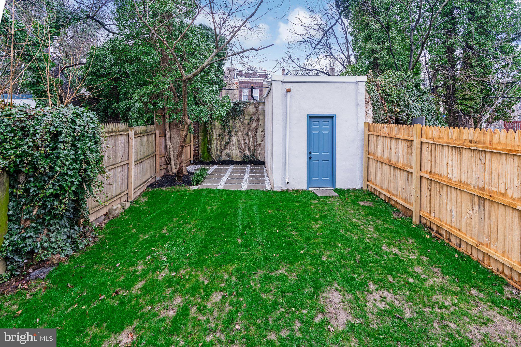 215 W PENN STREET
