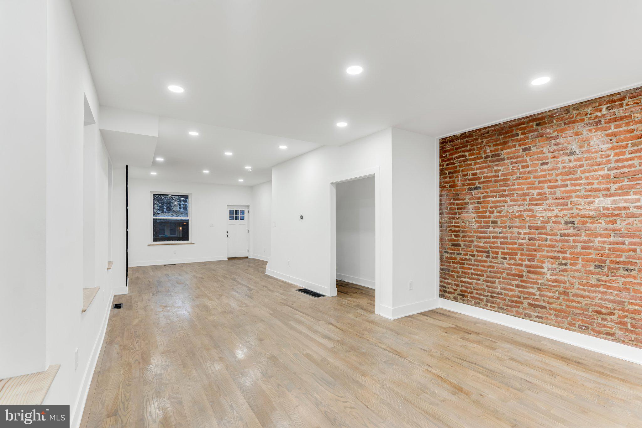 215 W PENN STREET