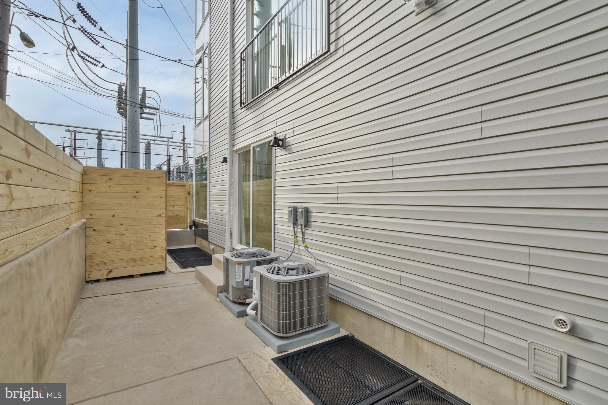 2628 WEBSTER STREET 32 5