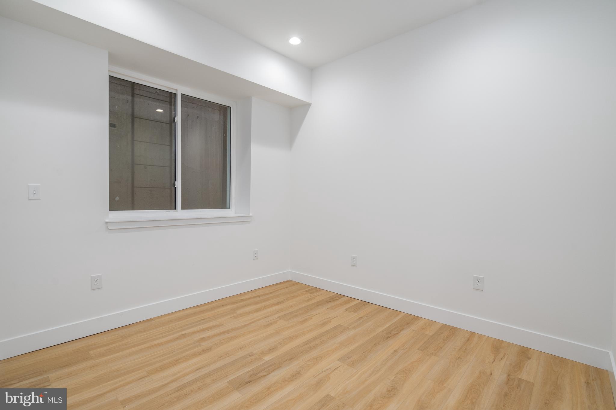 2628 WEBSTER STREET 32 5