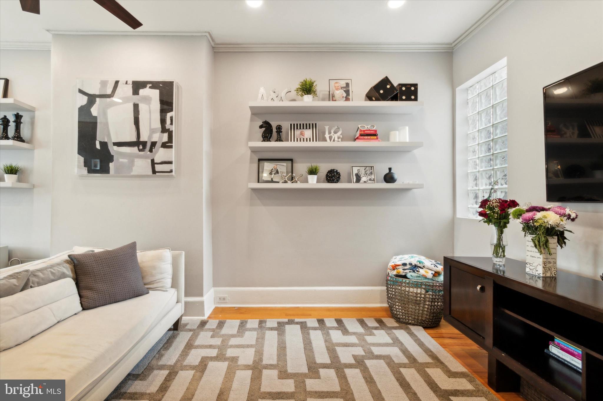 1312 E COLUMBIA AVENUE