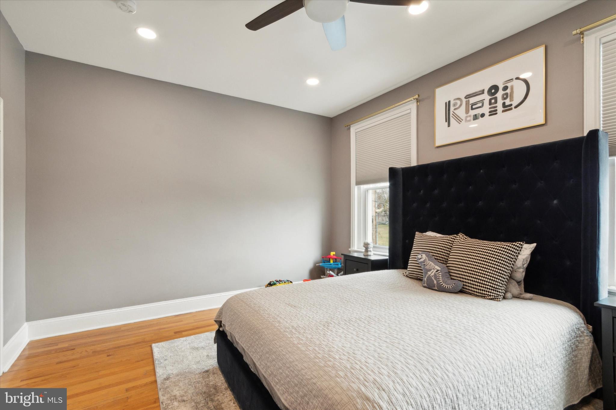 1312 E COLUMBIA AVENUE