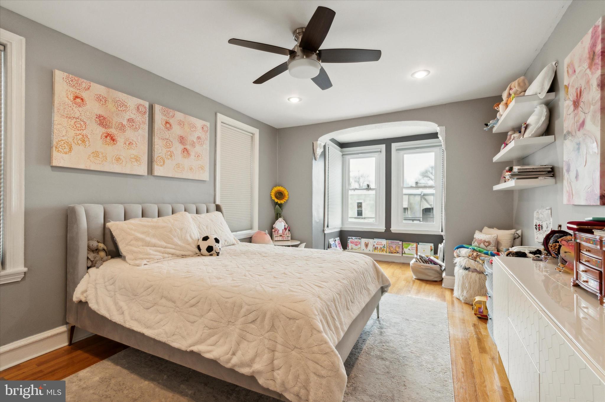 1312 E COLUMBIA AVENUE