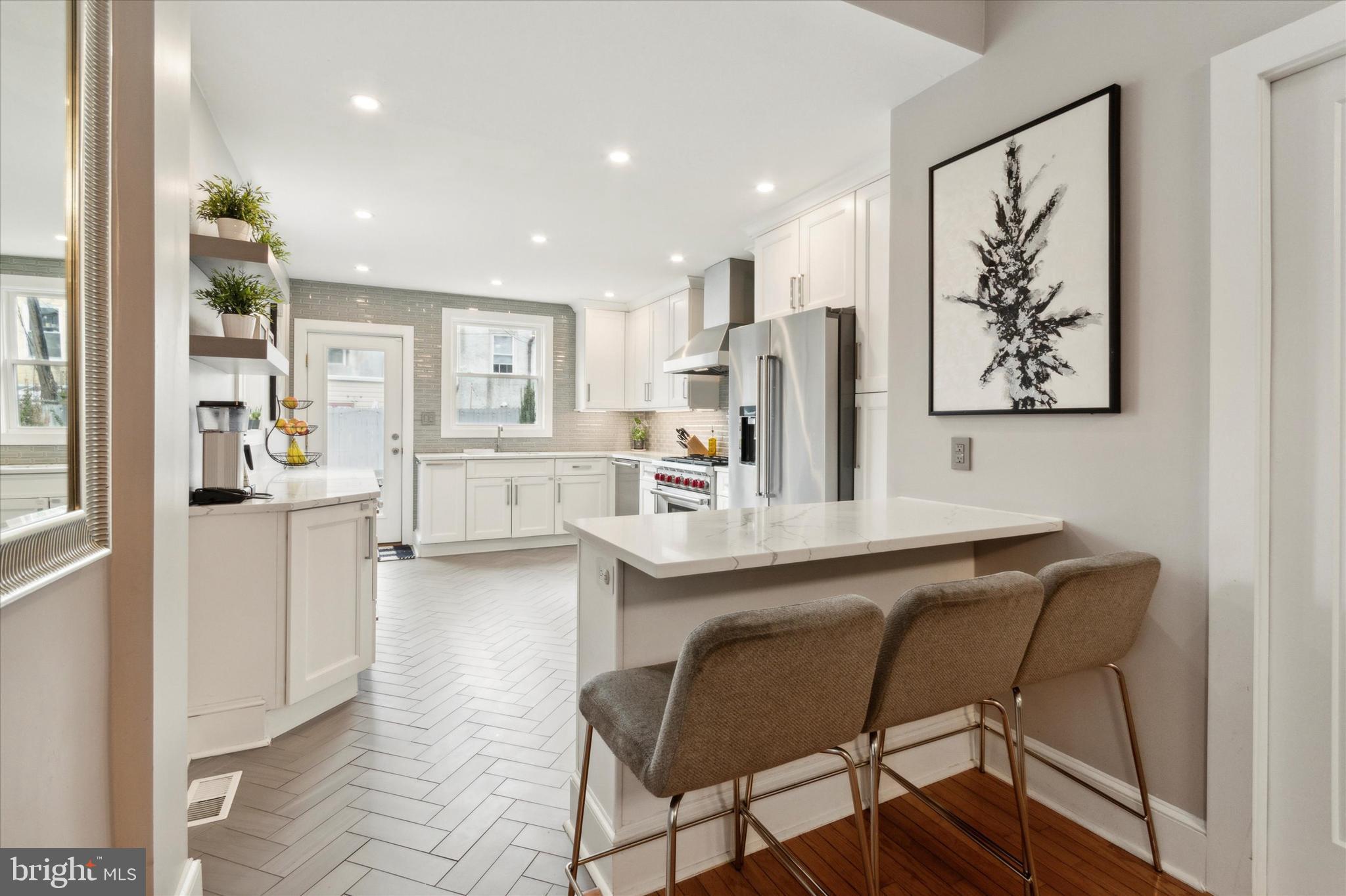 1312 E COLUMBIA AVENUE