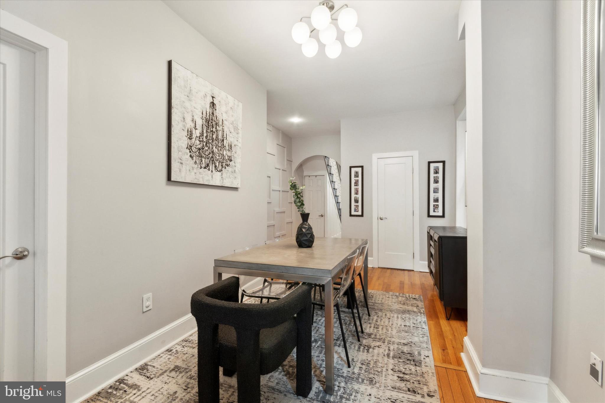 1312 E COLUMBIA AVENUE