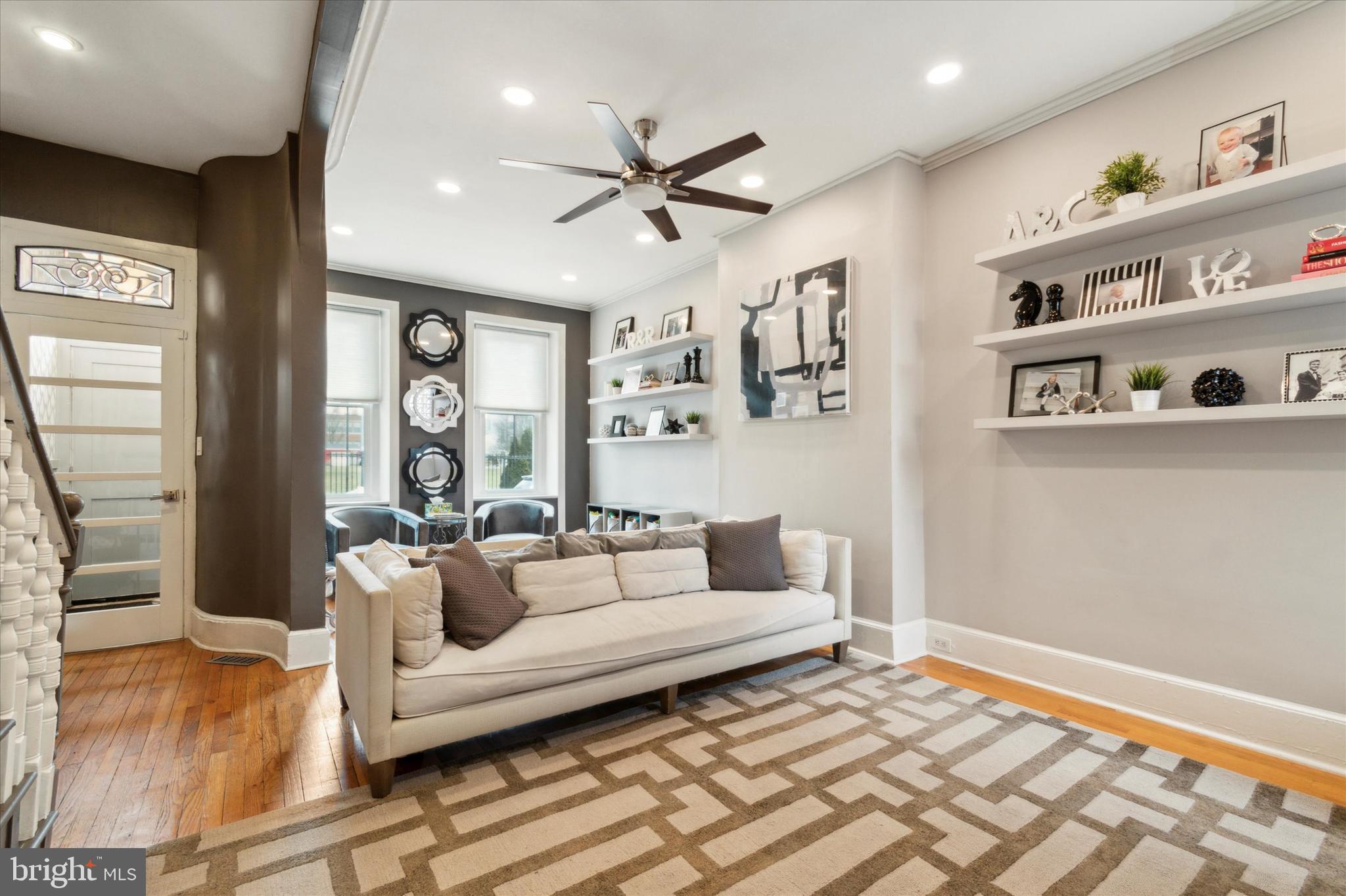 1312 E COLUMBIA AVENUE