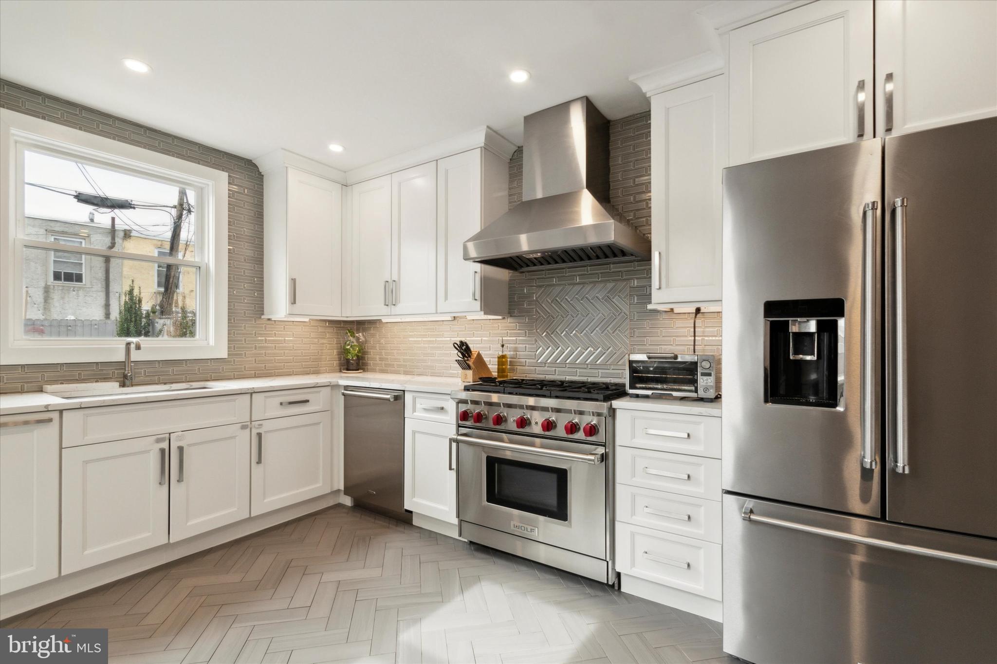 1312 E COLUMBIA AVENUE