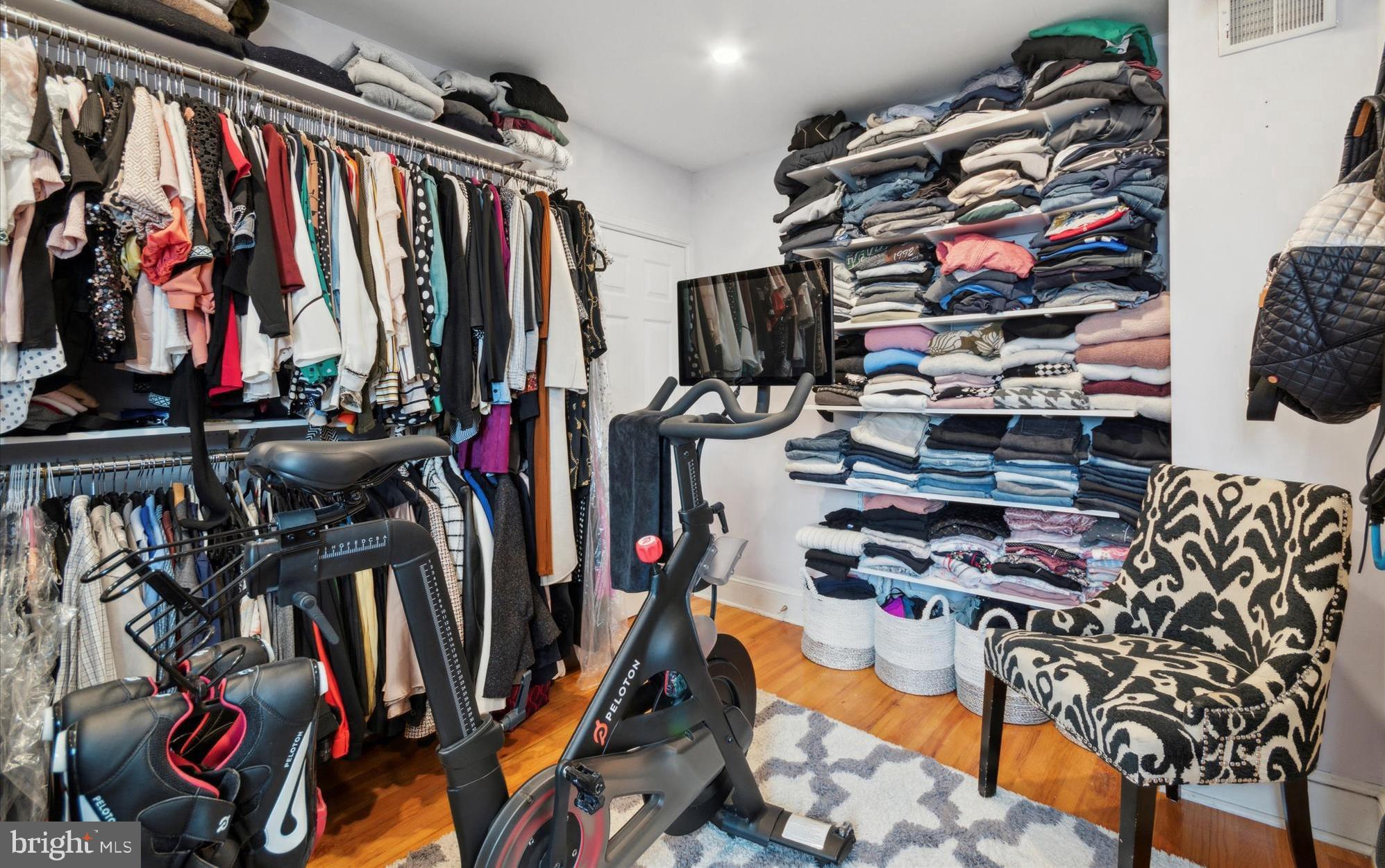 1312 E COLUMBIA AVENUE