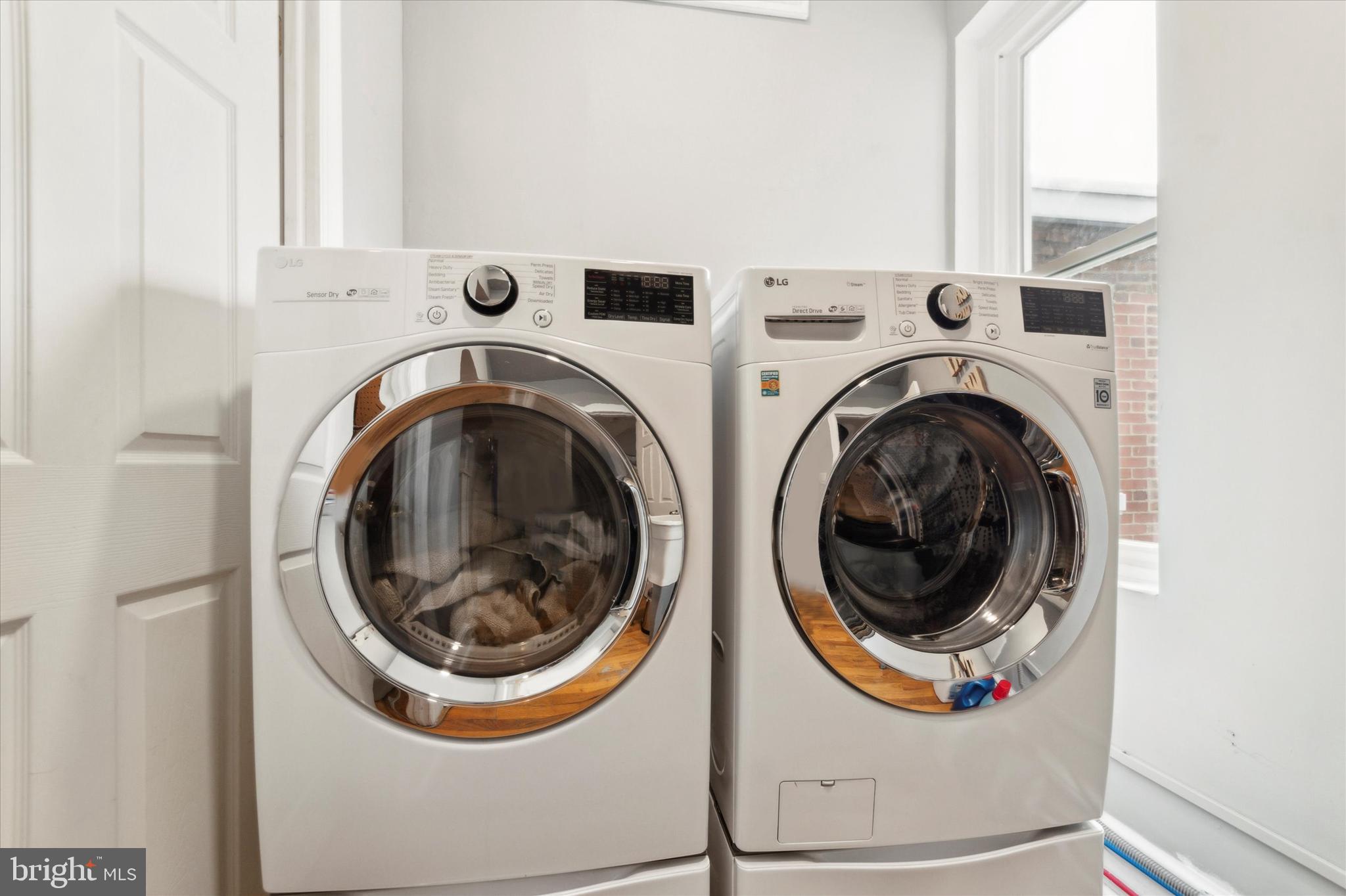 1312 E COLUMBIA AVENUE