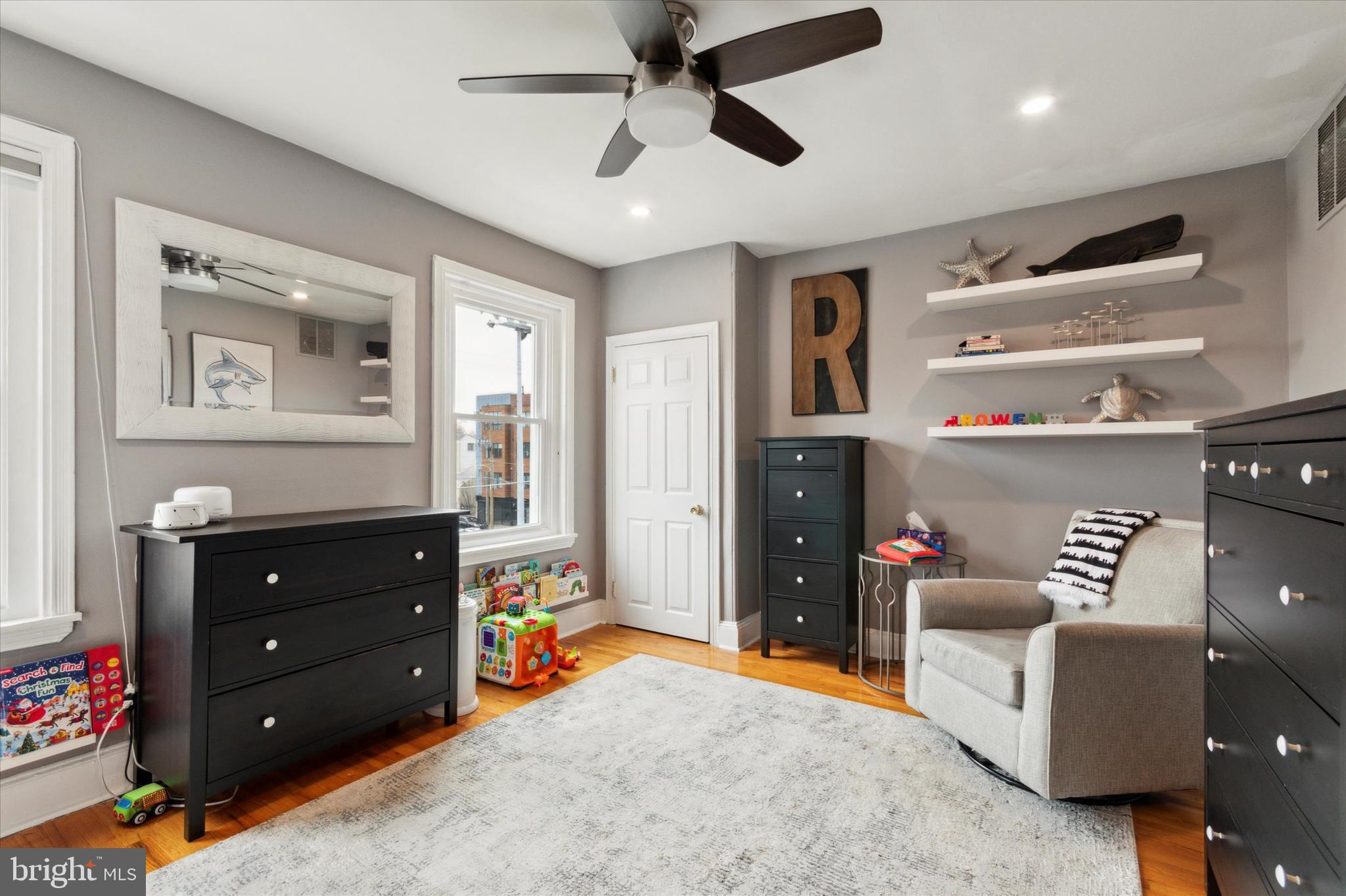 1312 E COLUMBIA AVENUE