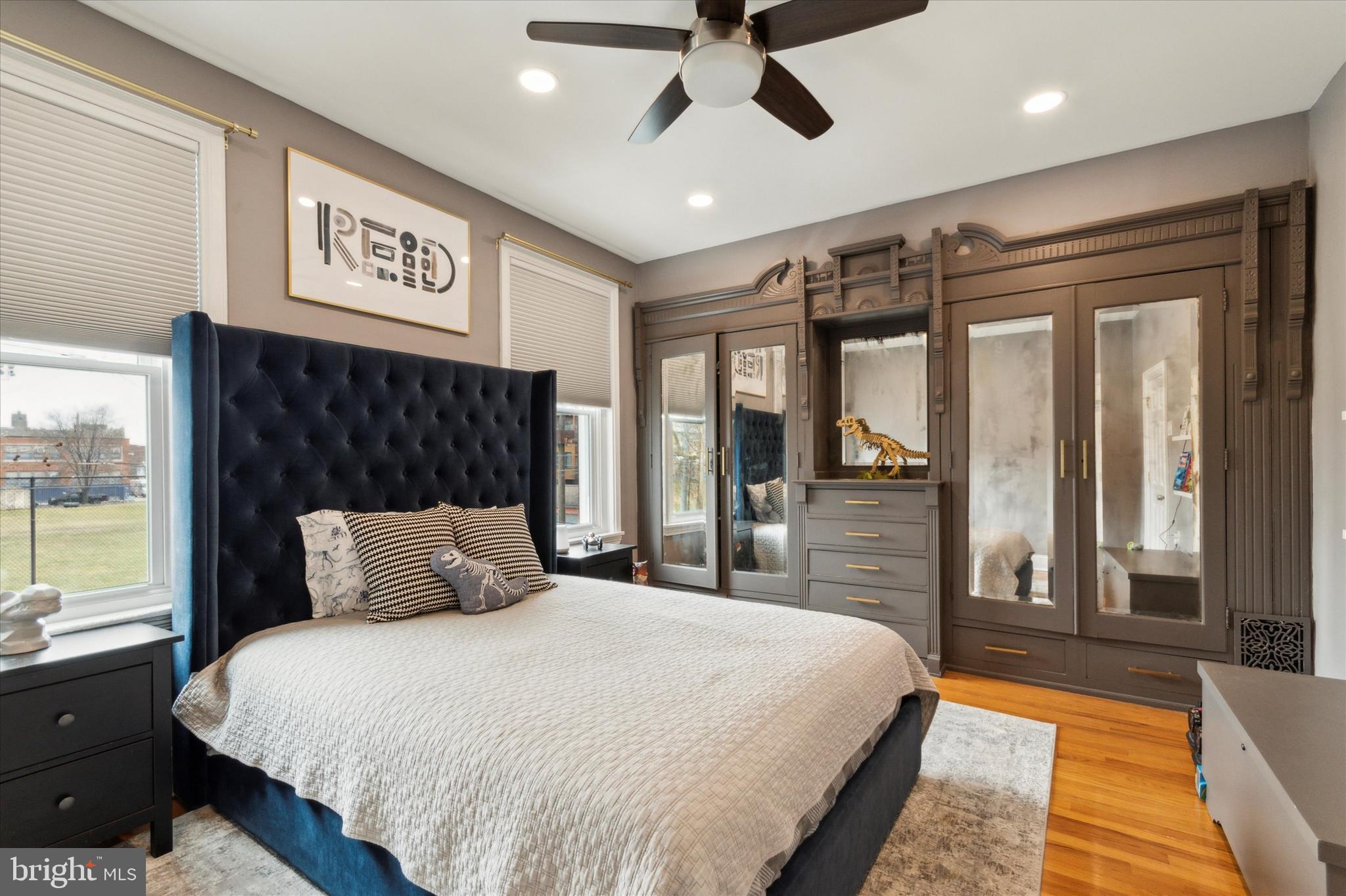 1312 E COLUMBIA AVENUE