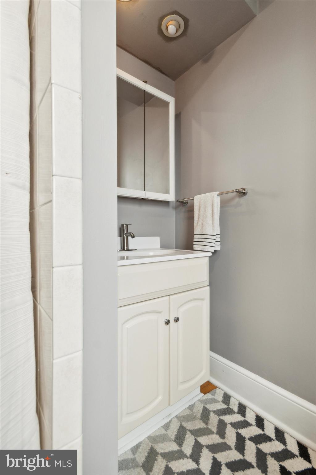 1312 E COLUMBIA AVENUE