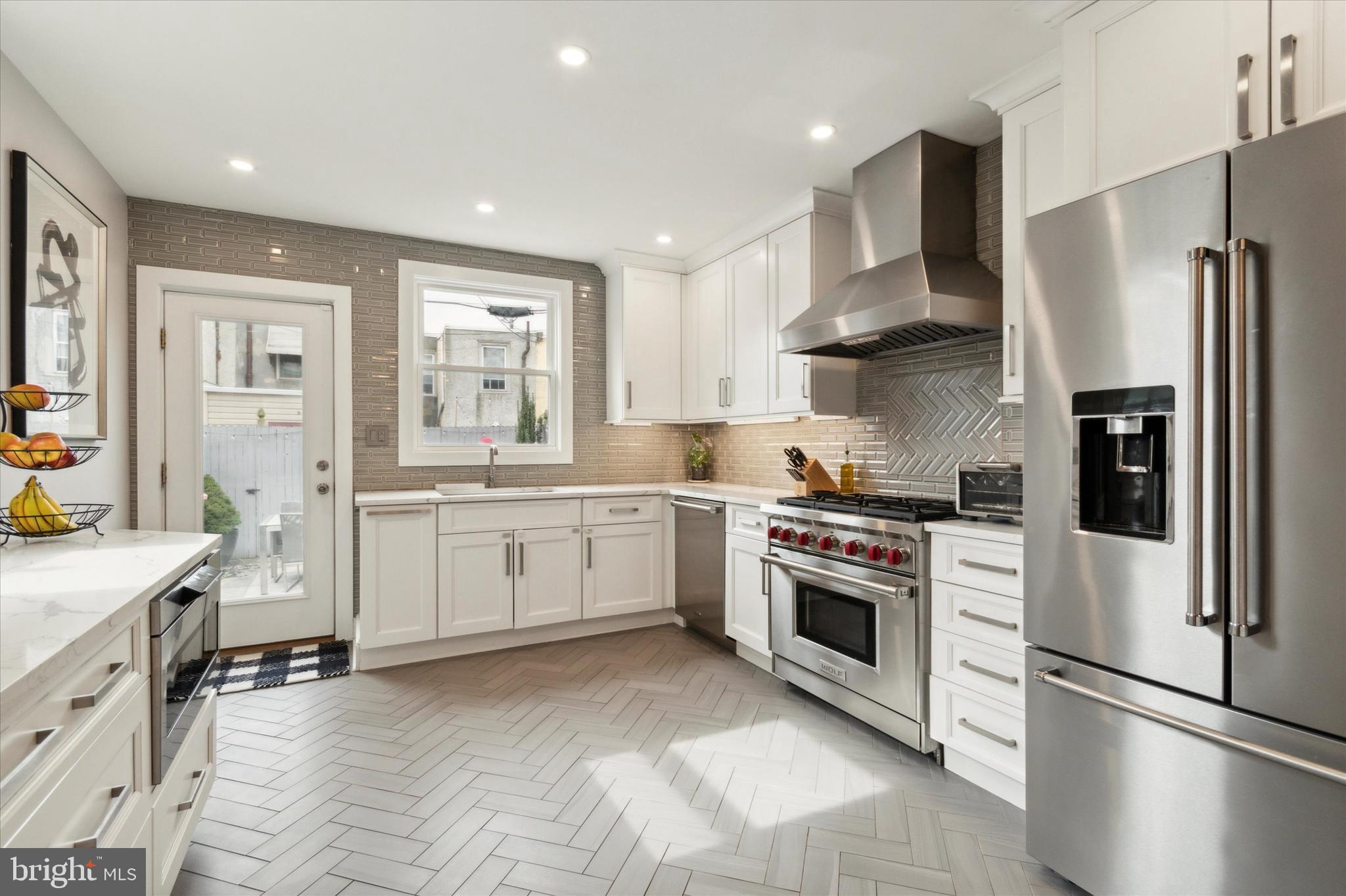 1312 E COLUMBIA AVENUE