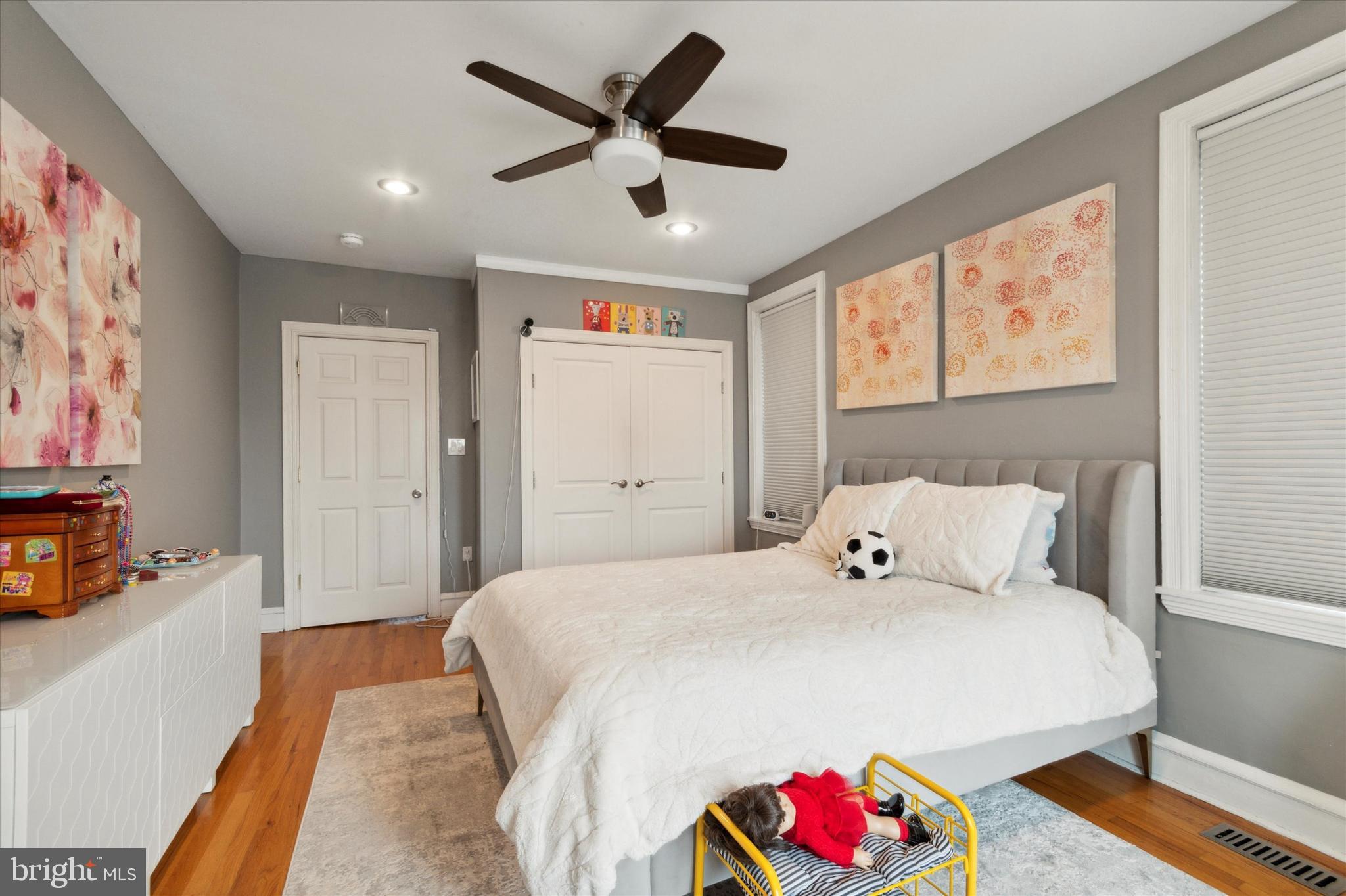 1312 E COLUMBIA AVENUE