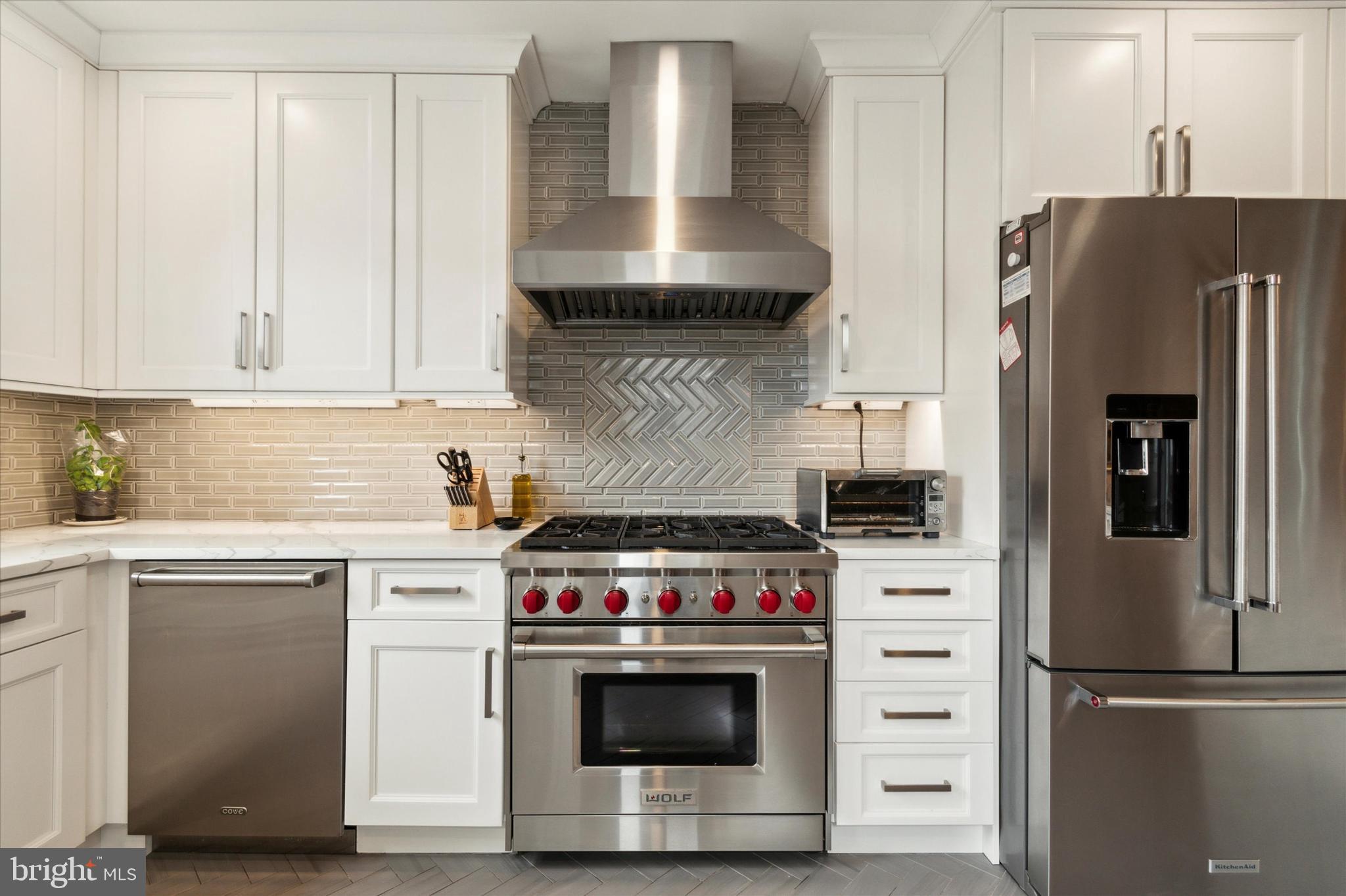 1312 E COLUMBIA AVENUE