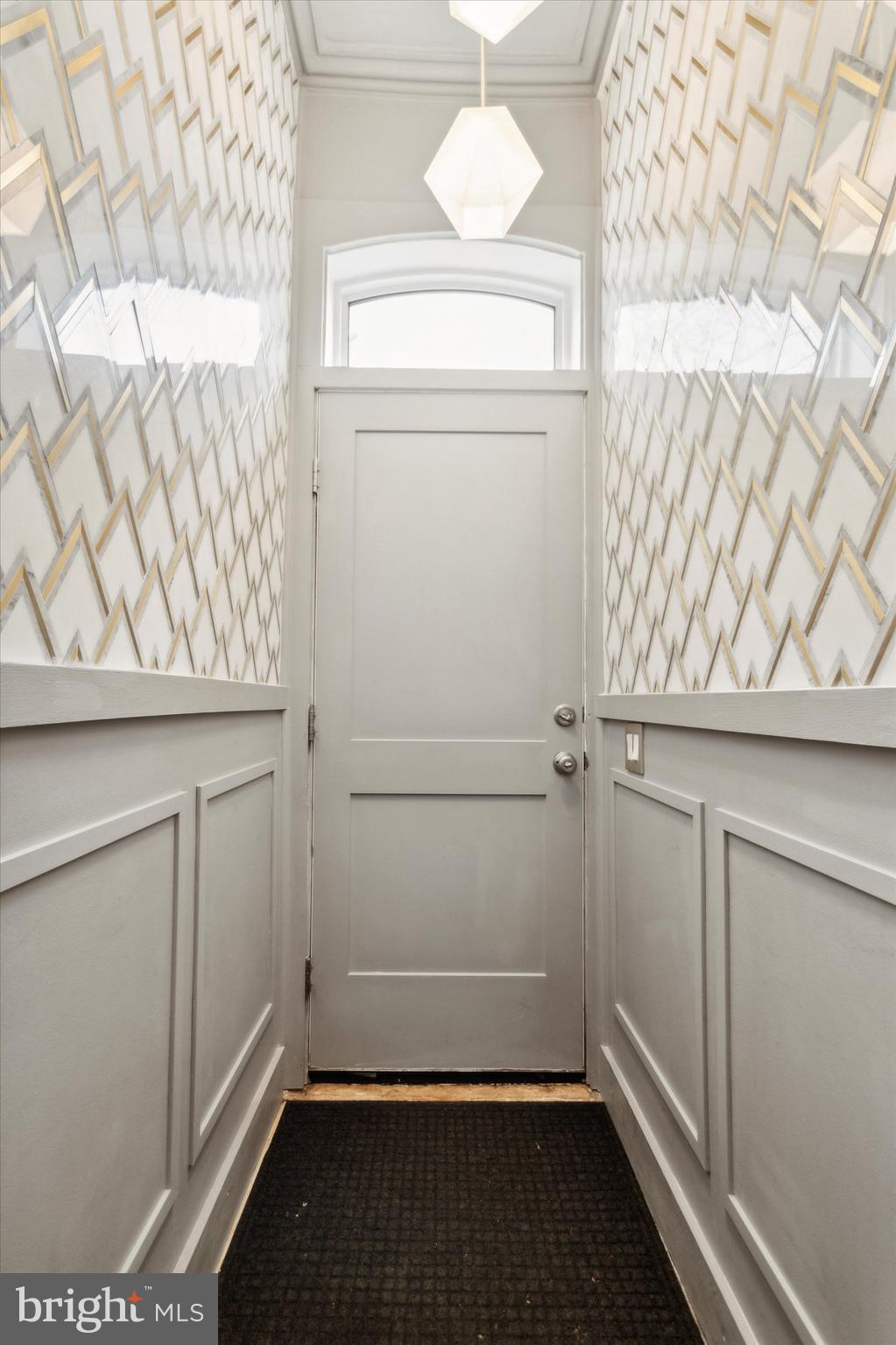 1312 E COLUMBIA AVENUE