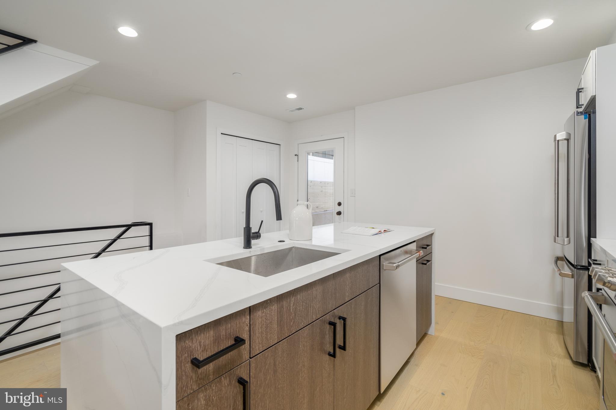 2628 WEBSTER STREET 32 1