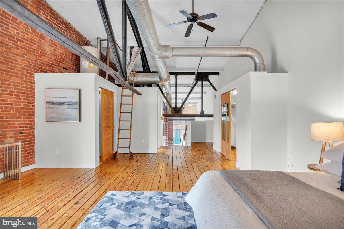 810 N HANCOCK STREET 7