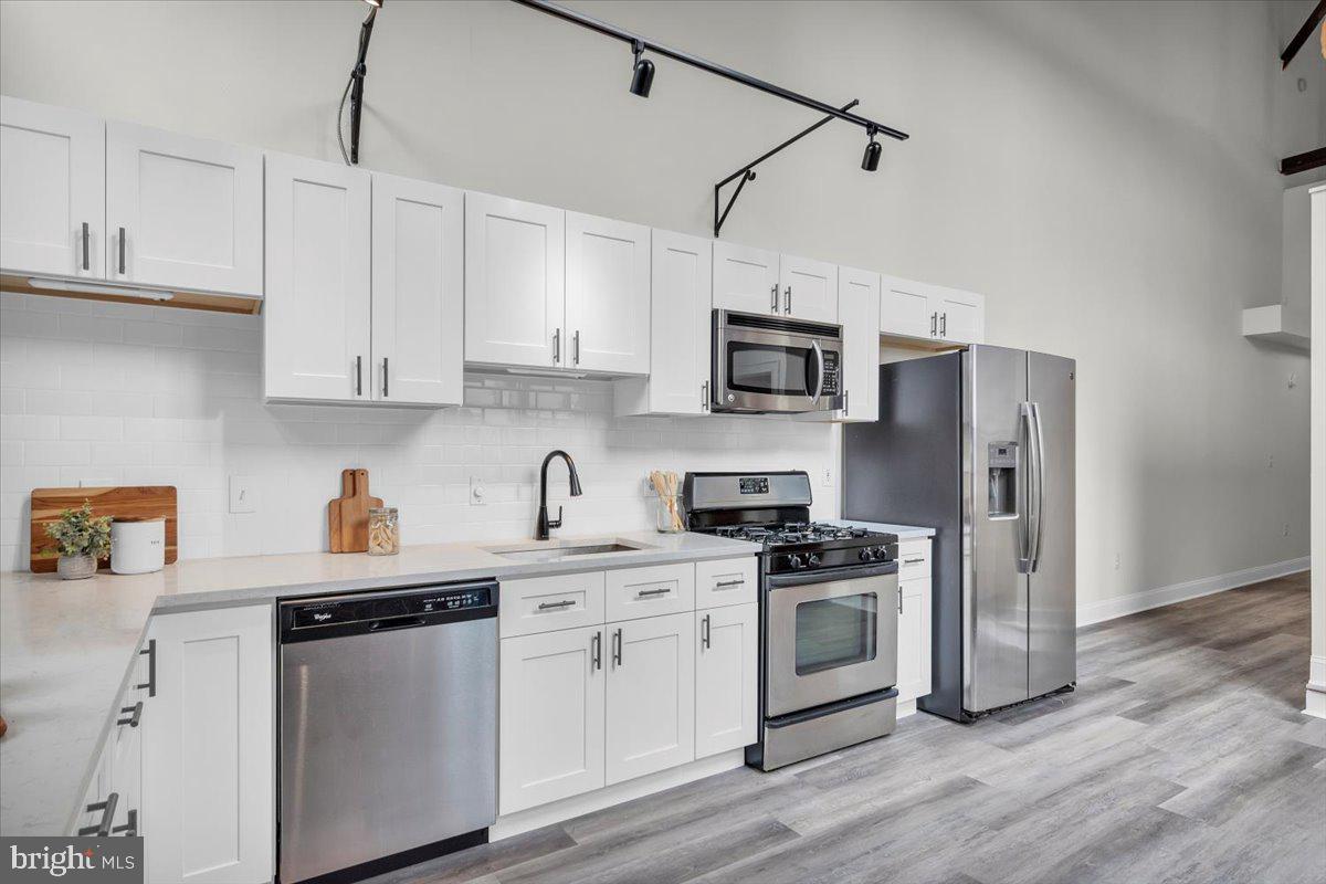 810 N HANCOCK STREET 7