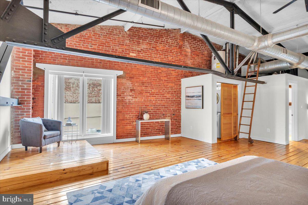 810 N HANCOCK STREET 7