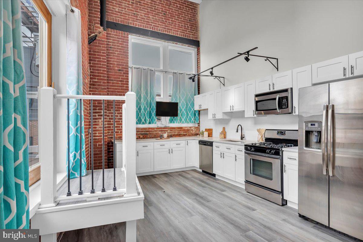 810 N HANCOCK STREET 7