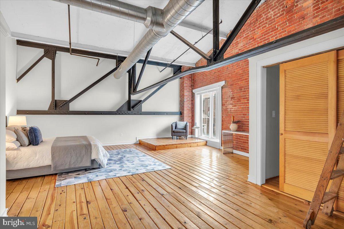 810 N HANCOCK STREET 7