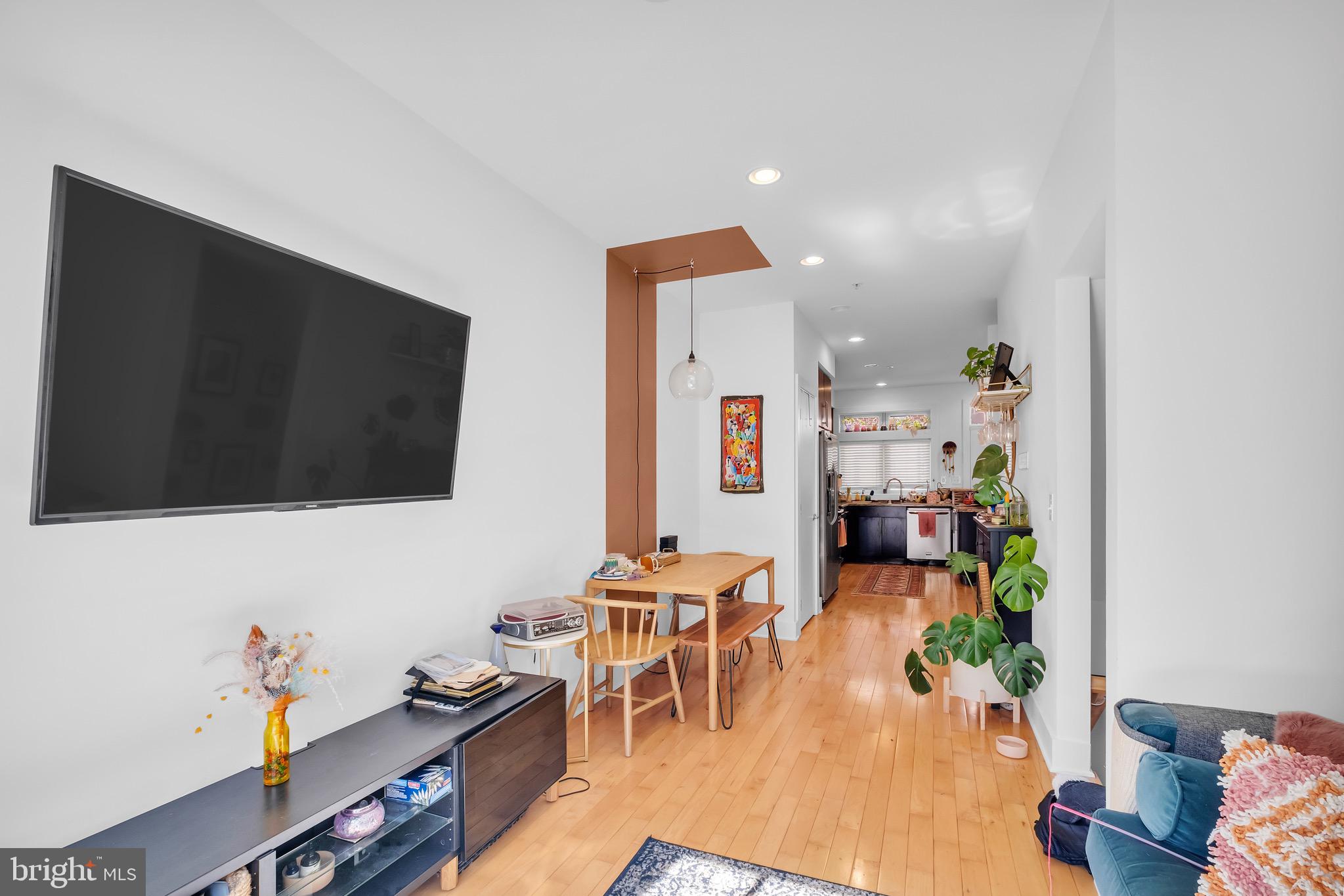 830 MOUNTAIN STREET