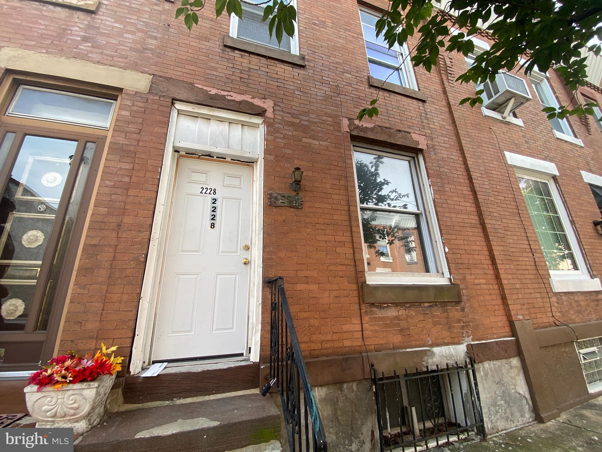 2228 W FIRTH STREET