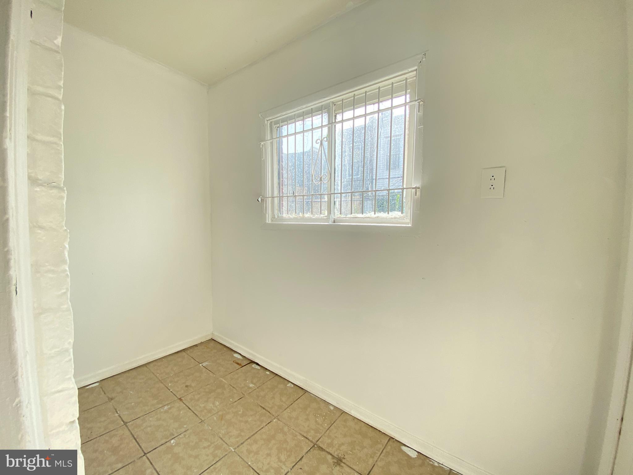 2228 W FIRTH STREET