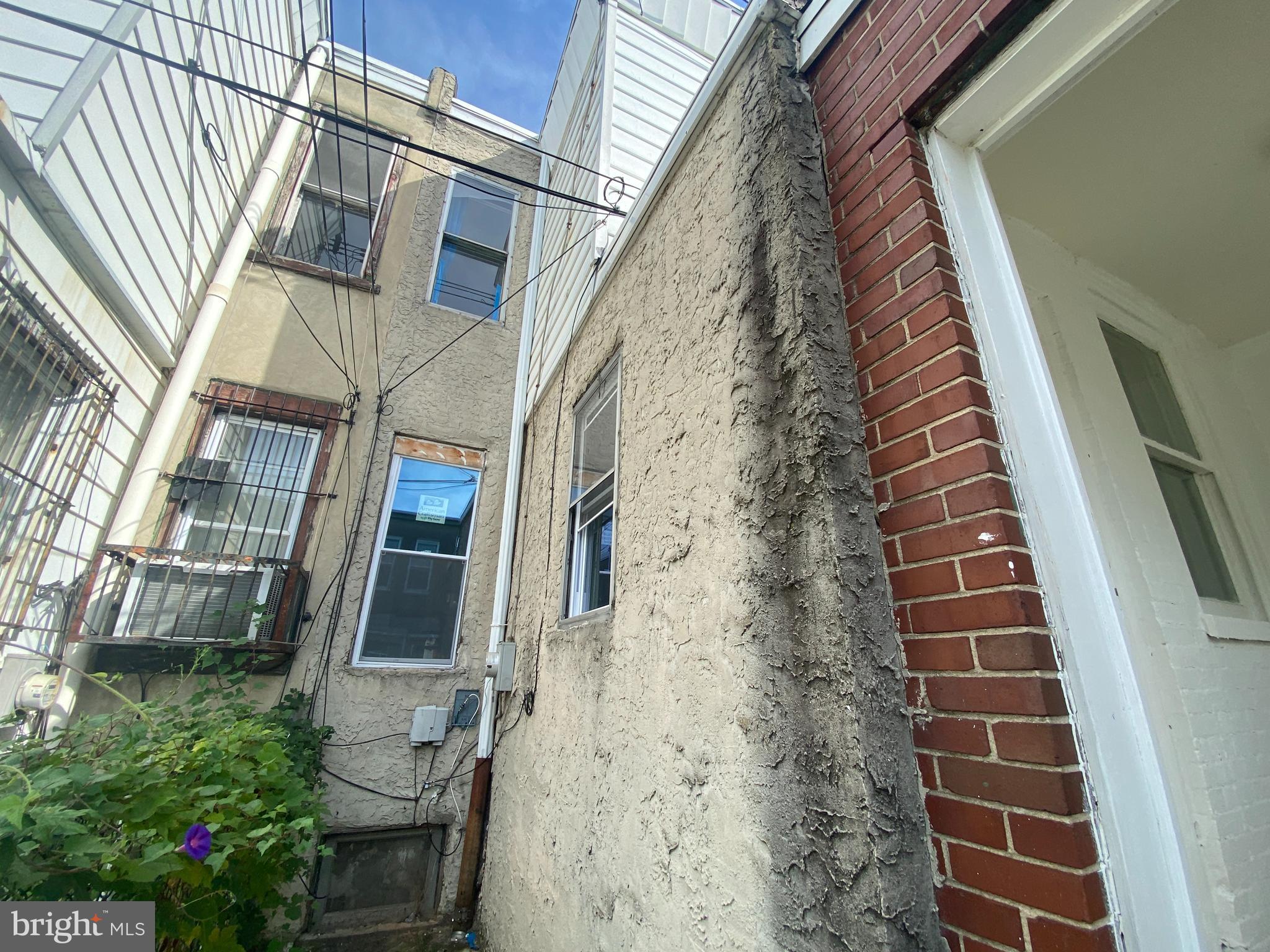 2228 W FIRTH STREET