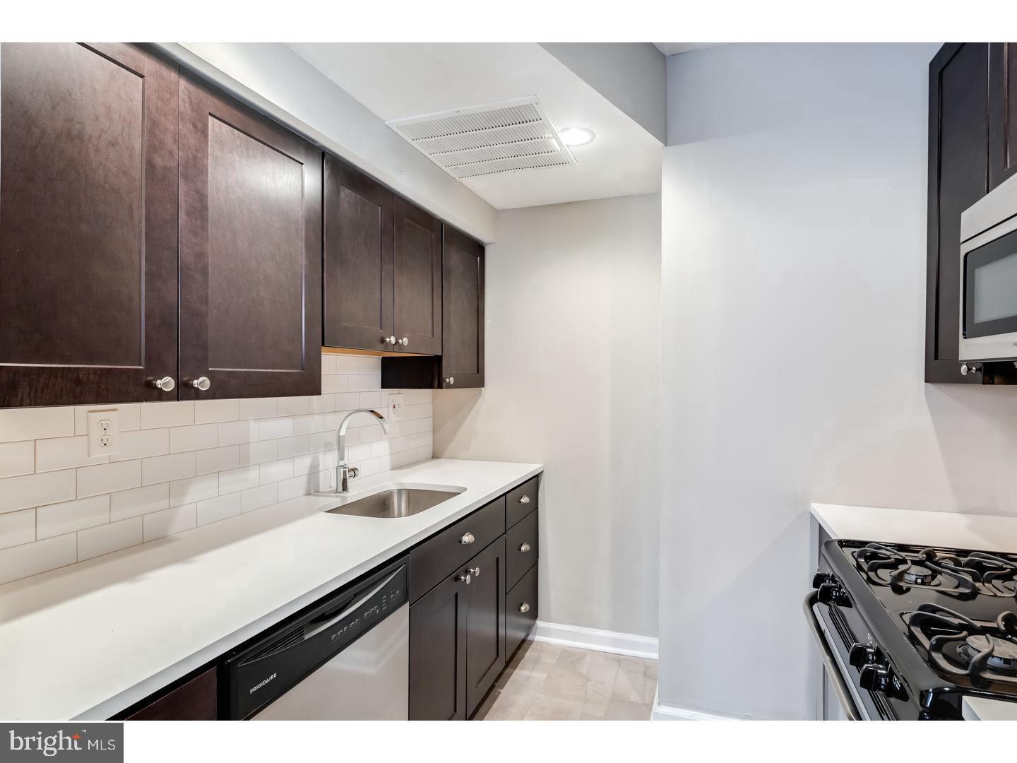 2062 LOMBARD STREET 1