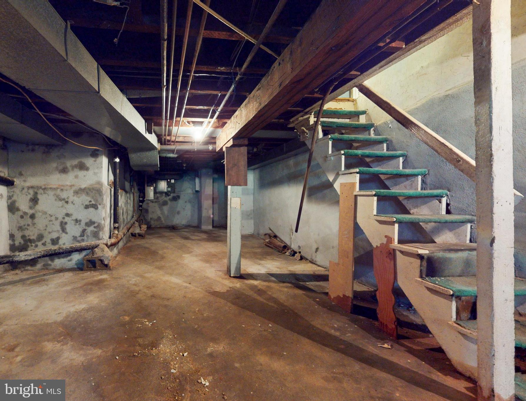 804 CORINTHIAN AVENUE