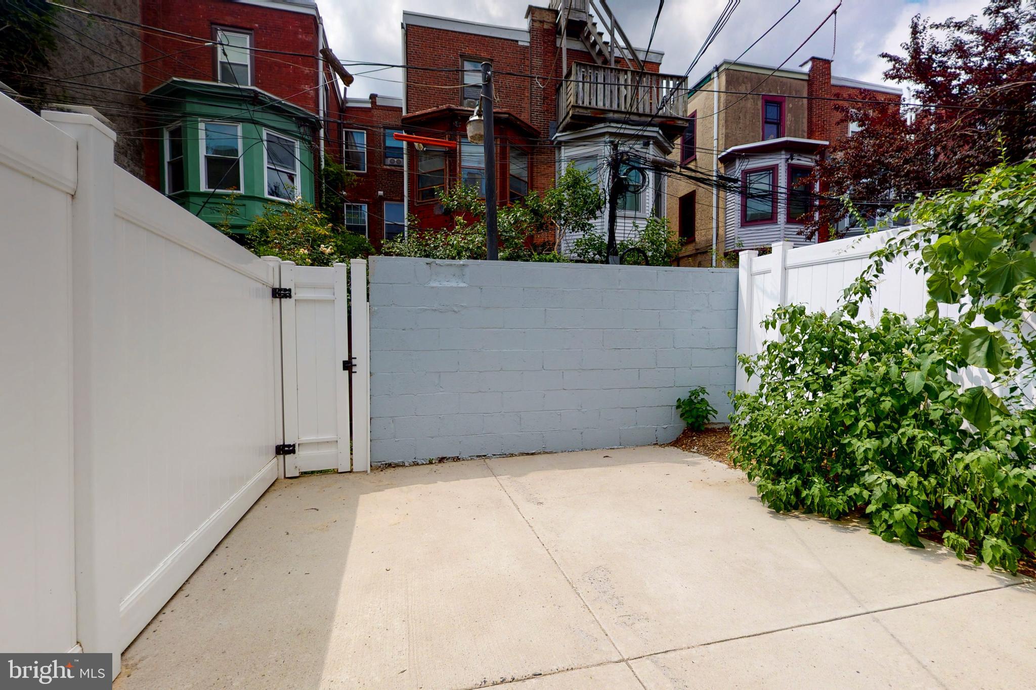 804 CORINTHIAN AVENUE