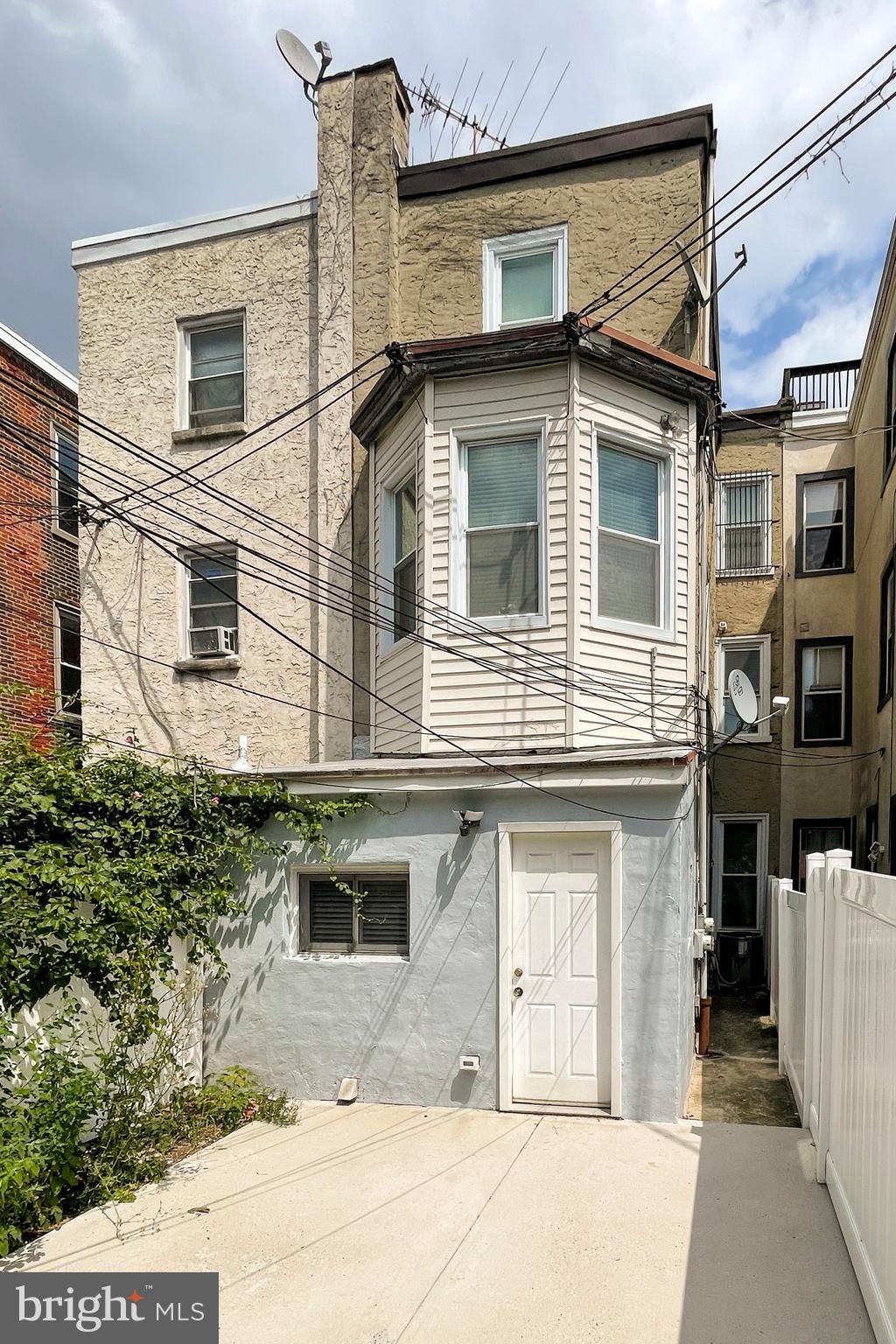 804 CORINTHIAN AVENUE