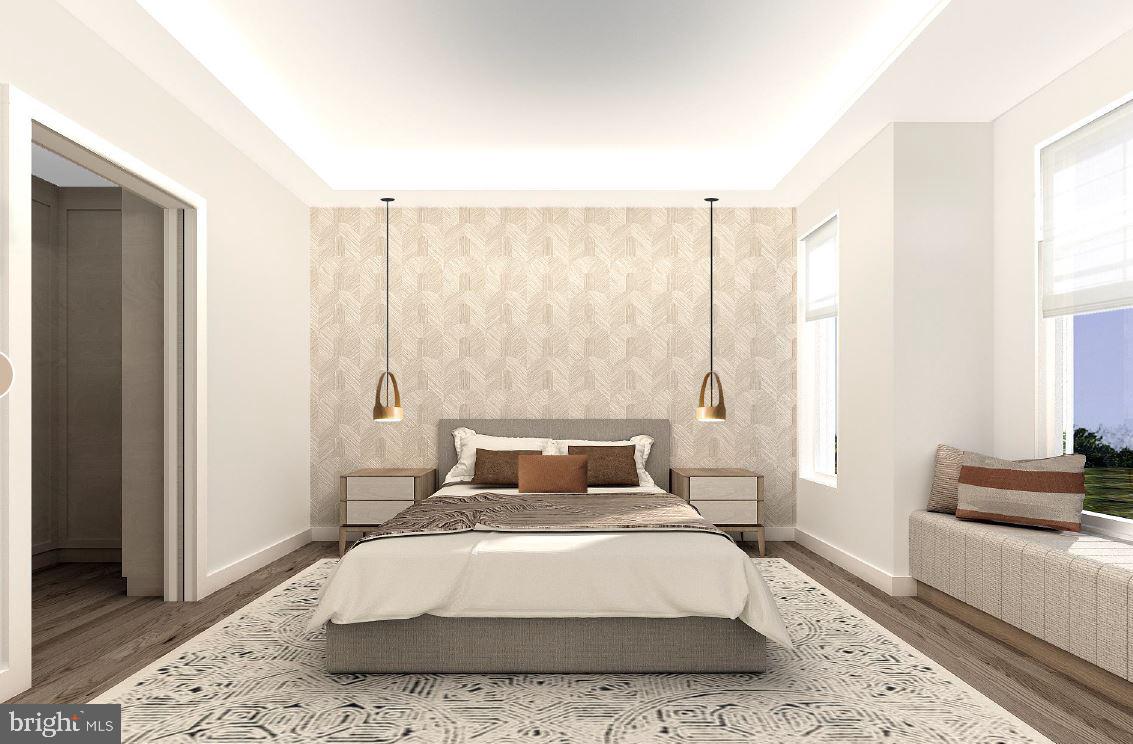 2815 S HUTCHINSON STREET