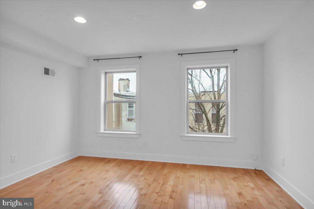 1643 S 5TH STREET